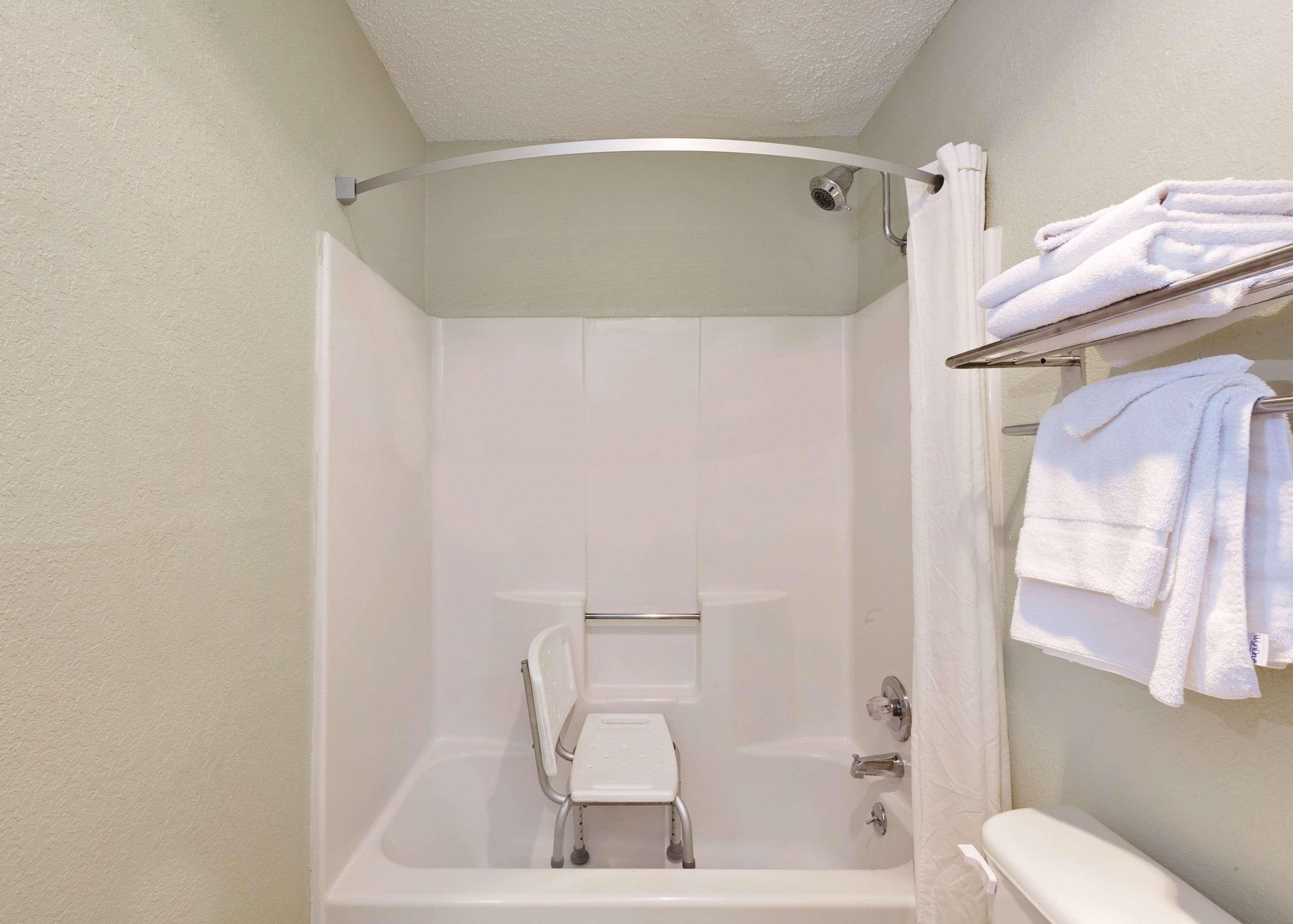 Super 8 By Wyndham Northwest 2*