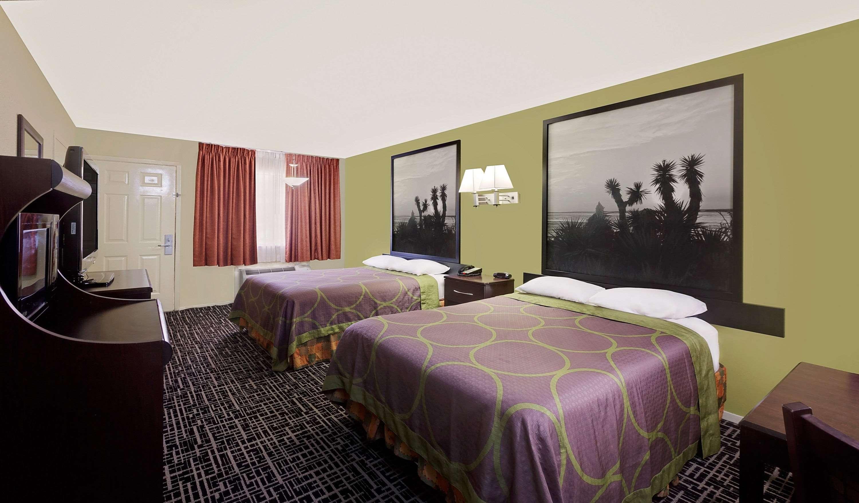 Motel Super 8 By Wyndham Northwest 2*