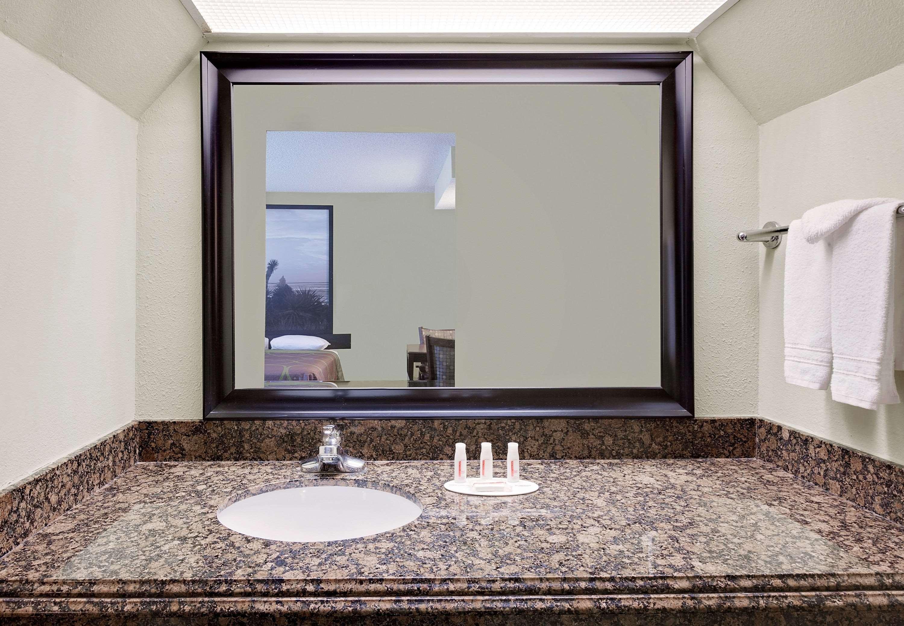 Super 8 By Wyndham Northwest 2*