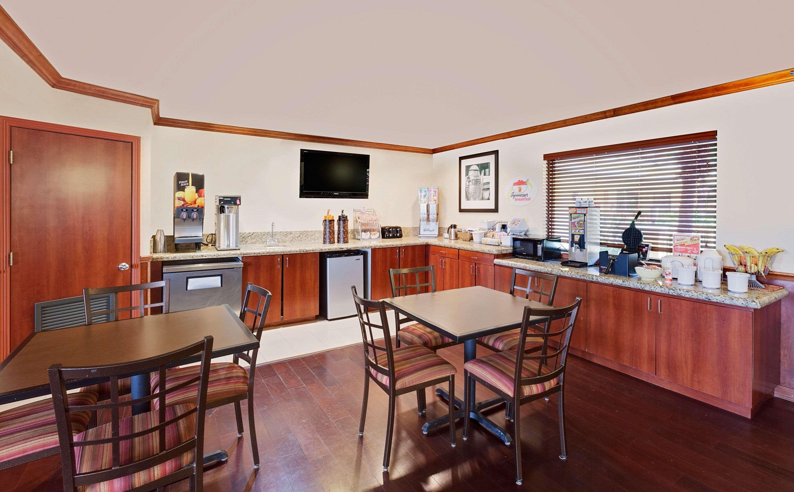 Motel Super 8 By Wyndham Northwest