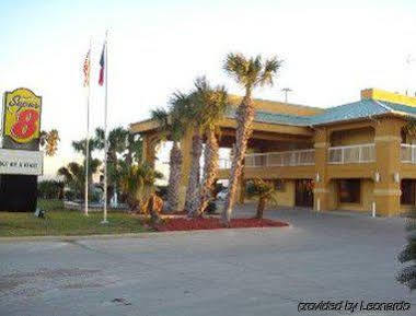 Super 8 By Wyndham Northwest Motel
