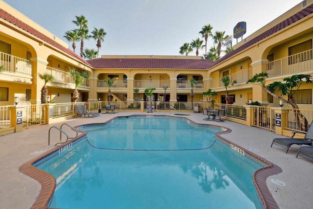 Super 8 By Wyndham Northwest 2*