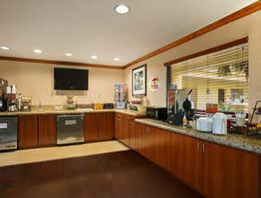Super 8 By Wyndham Northwest Motel Corpus Christi