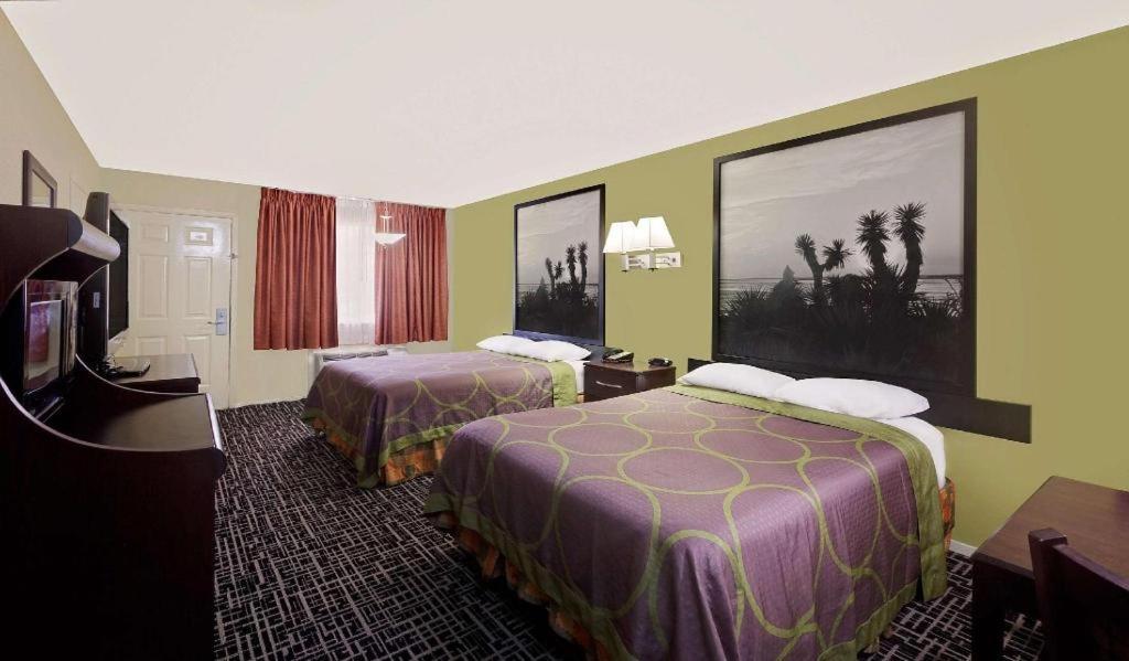 Super 8 By Wyndham Northwest Motel 2*