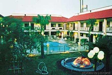 Super 8 By Wyndham Northwest Motel 2*