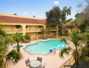 Motel Super 8 By Wyndham Northwest Corpus Christi