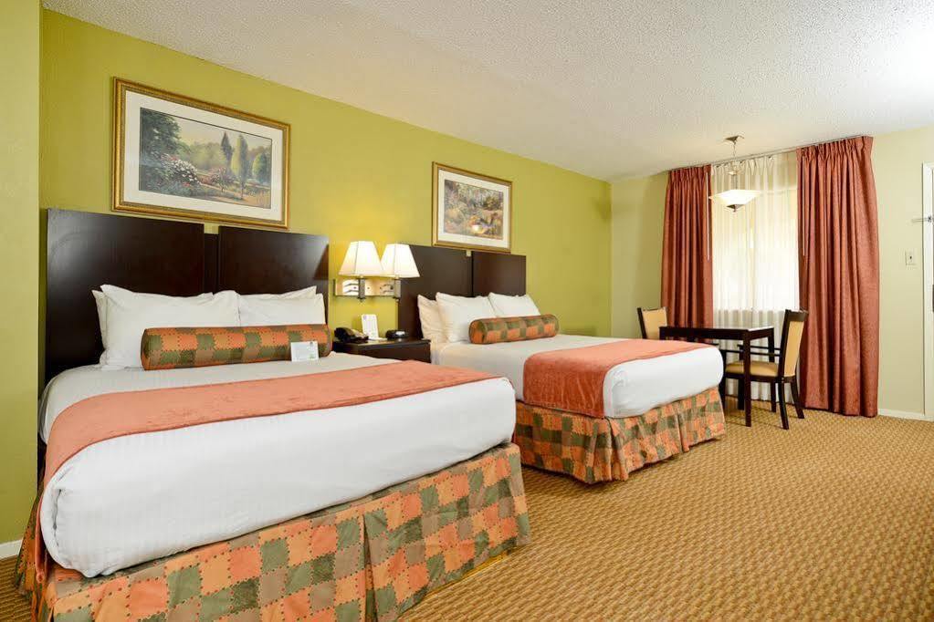 Motel Super 8 By Wyndham Northwest 2*